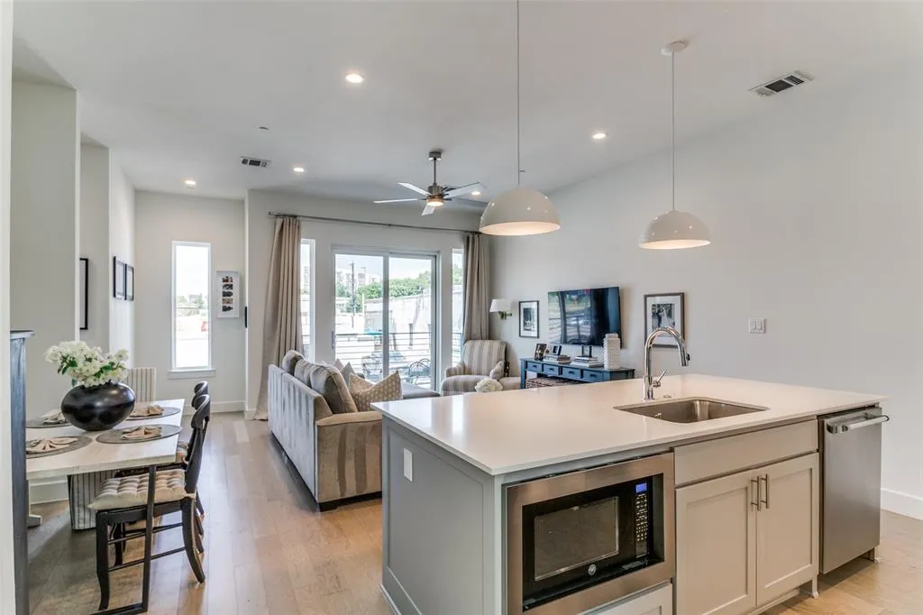5515 Bryan Parkway, #102