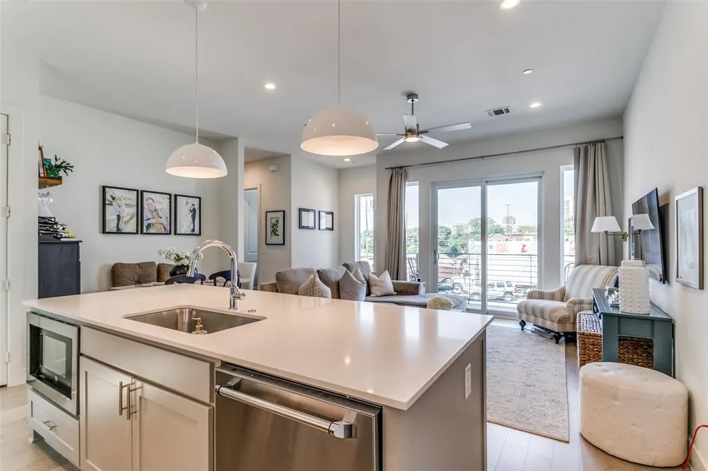 5515 Bryan Parkway, #102