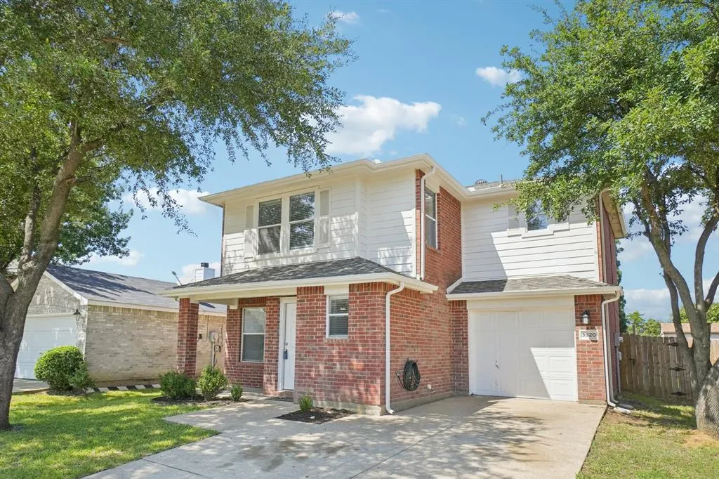 3920 Gray Oak Place