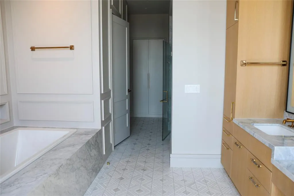 4205 Buena Vista Street, #502