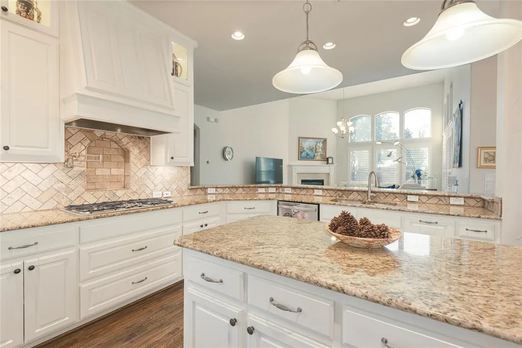 1086 Hawkwood Way