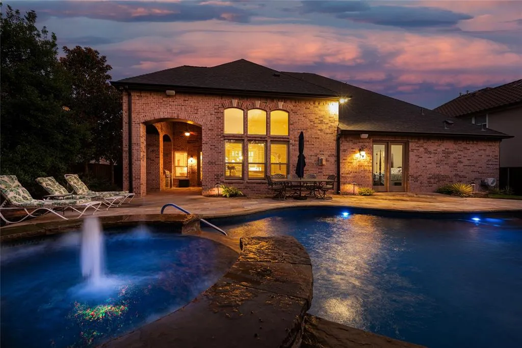 1086 Hawkwood Way