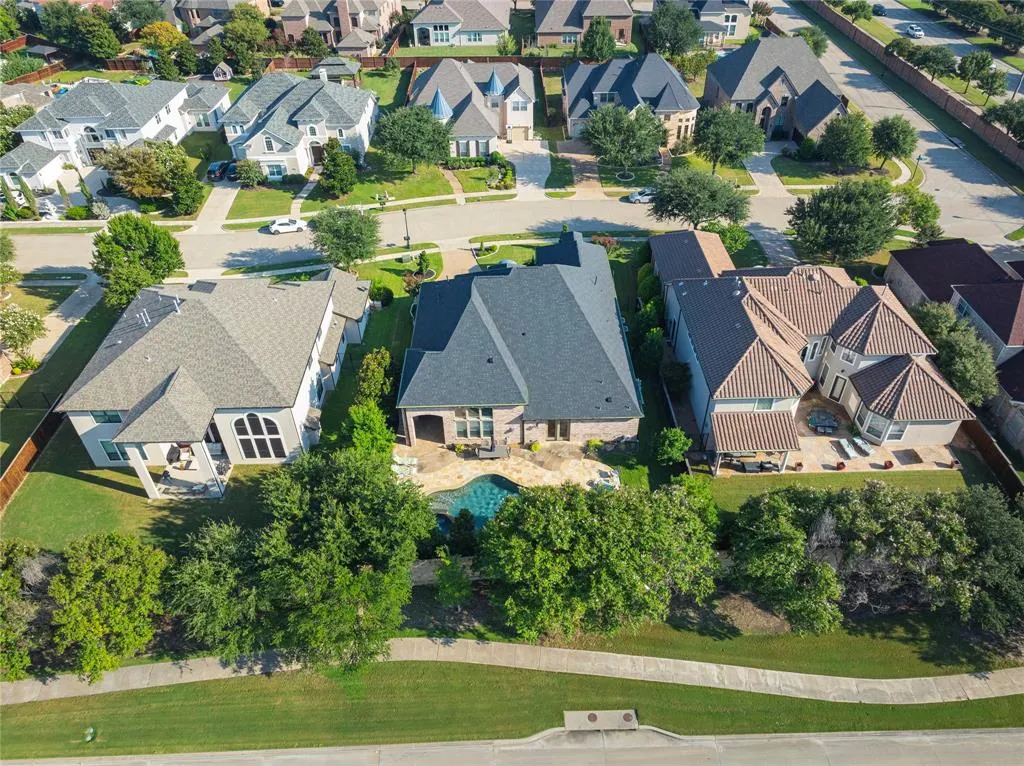1086 Hawkwood Way