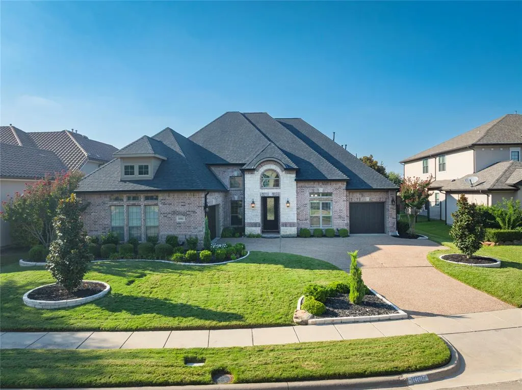 1086 Hawkwood Way