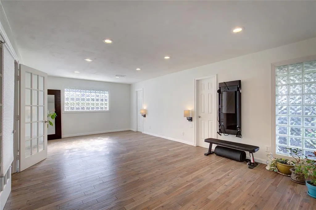 8415 Gladwood Lane