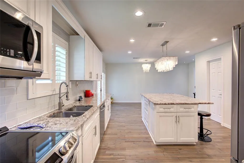 8415 Gladwood Lane