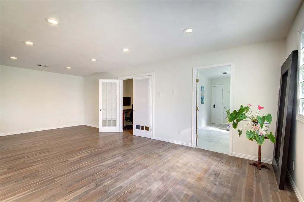 8415 Gladwood Lane