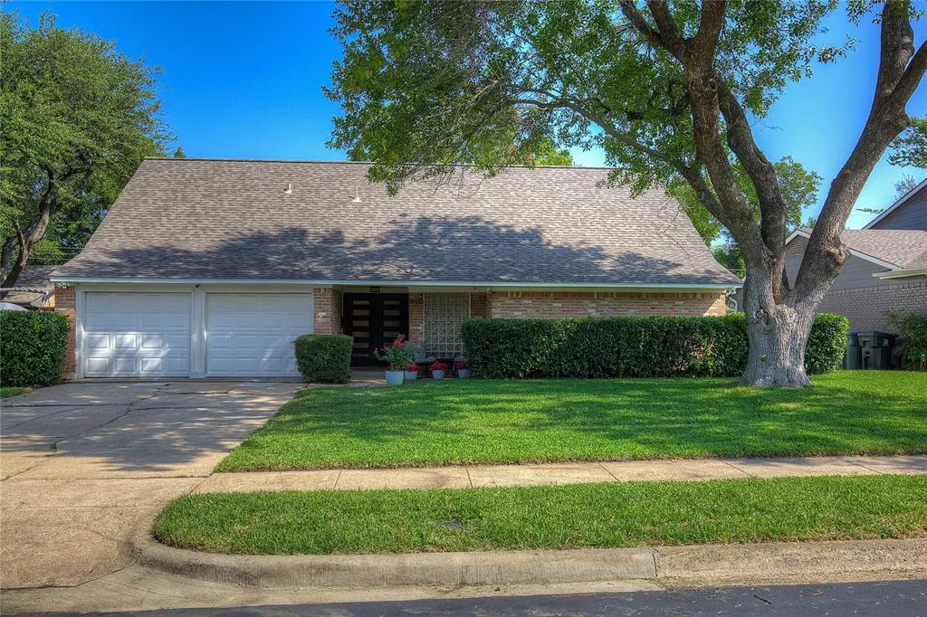 8415 Gladwood Lane