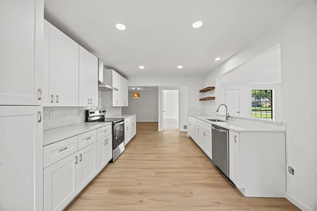 3205 Bandolino Lane
