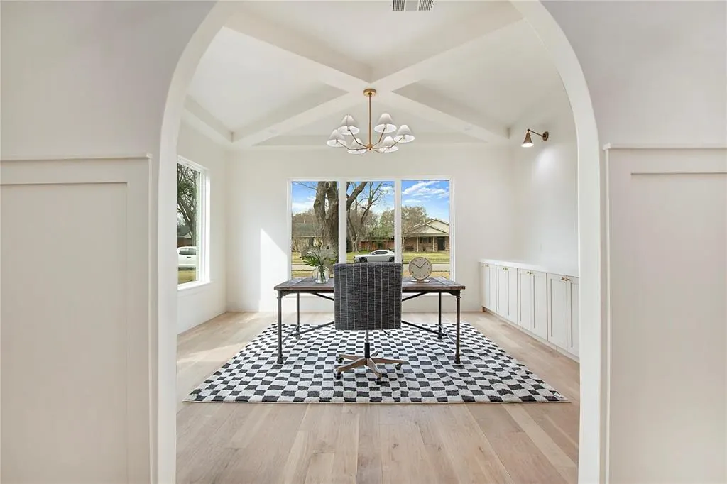 1129 Melrose Drive