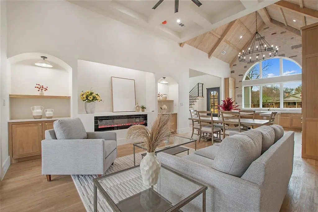1129 Melrose Drive