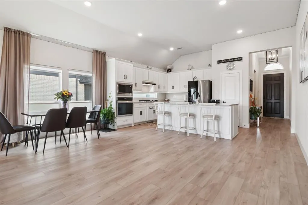 6109 Lake Brook Drive