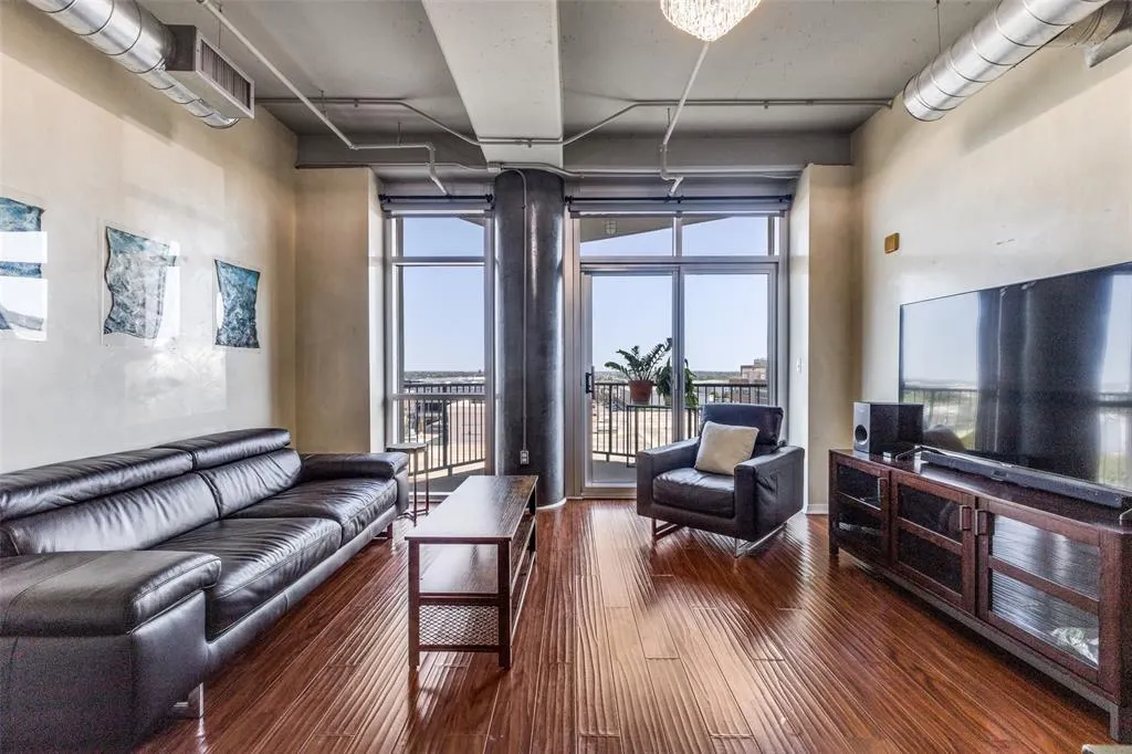 1001 Belleview Street, #803