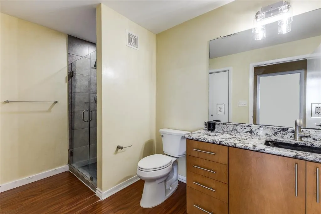 1001 Belleview Street, #803
