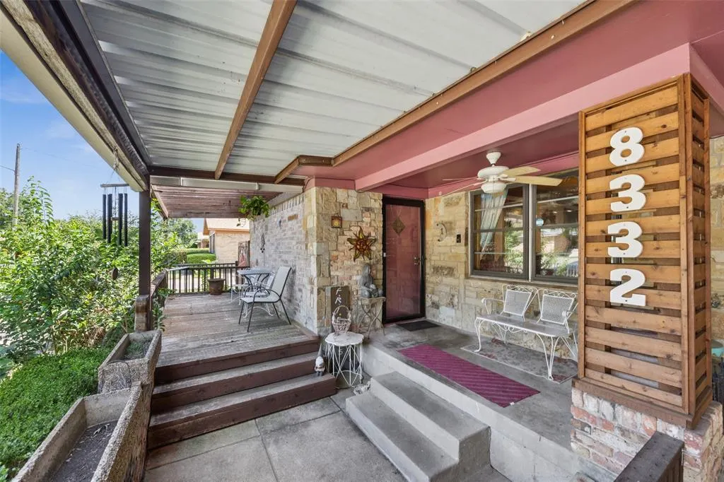 8332 Foxwood Lane