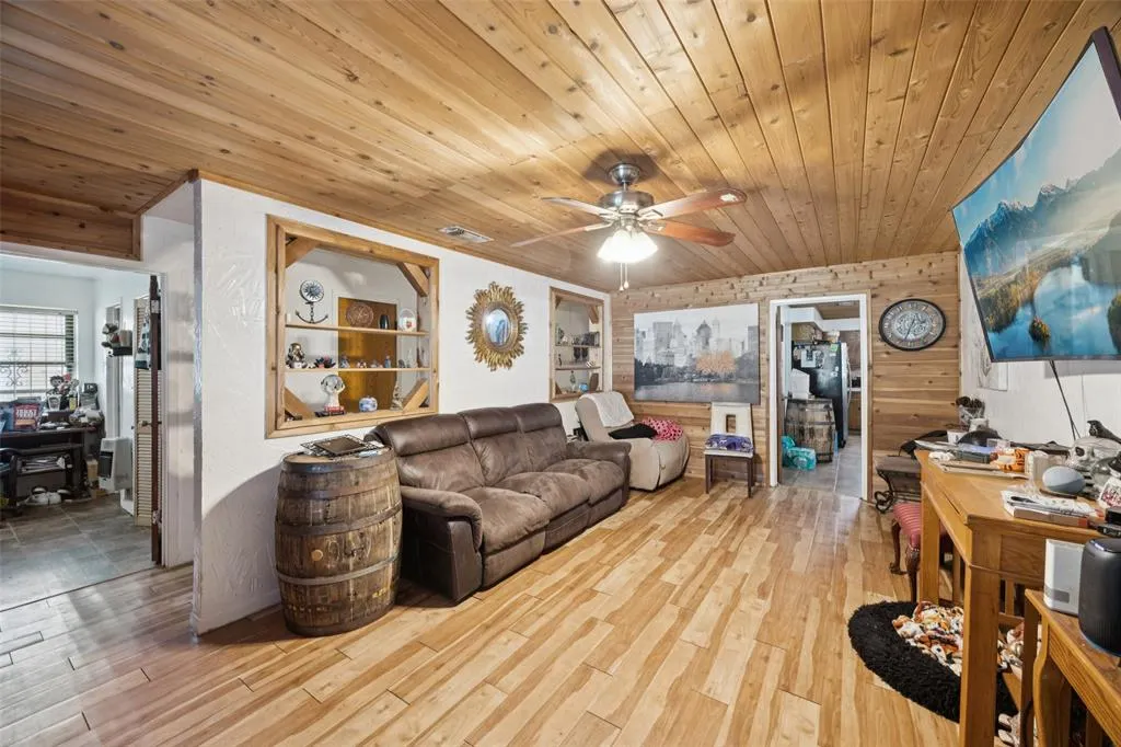 8332 Foxwood Lane