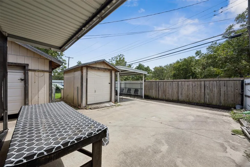 8332 Foxwood Lane