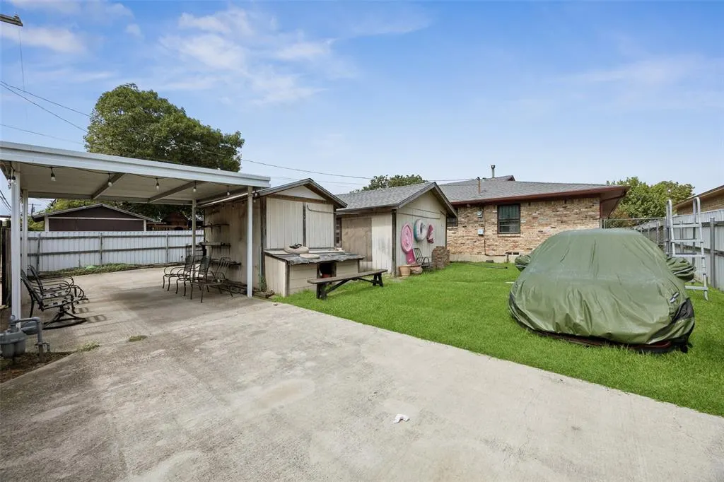 8332 Foxwood Lane