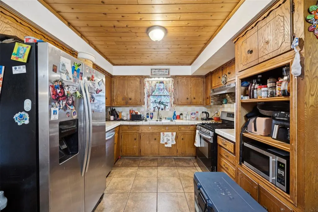 8332 Foxwood Lane