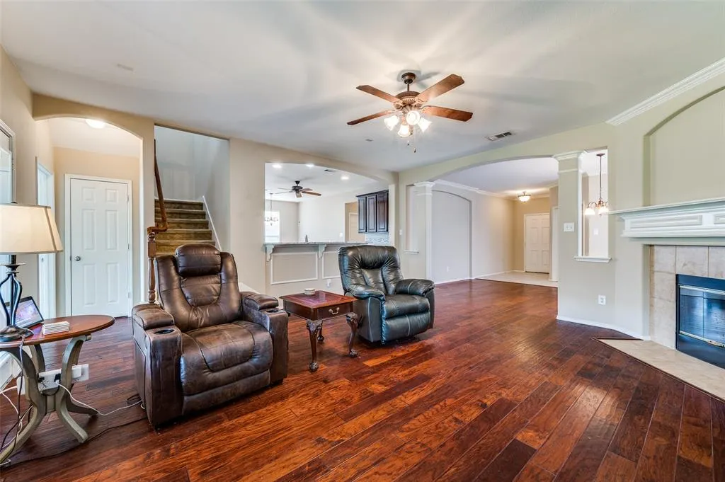 2748 Indian Oak Drive