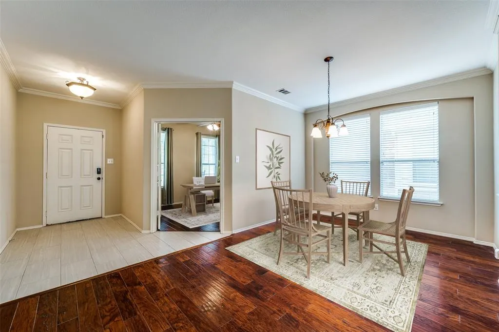 2748 Indian Oak Drive