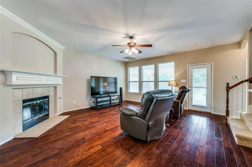 2748 Indian Oak Drive