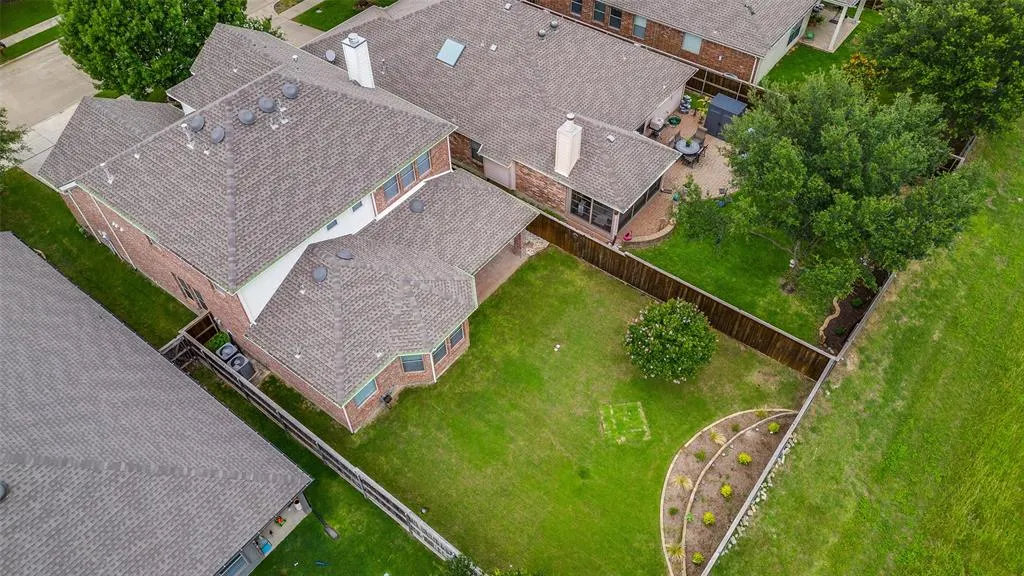 2748 Indian Oak Drive