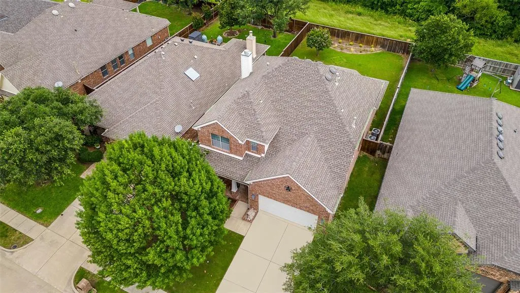 2748 Indian Oak Drive