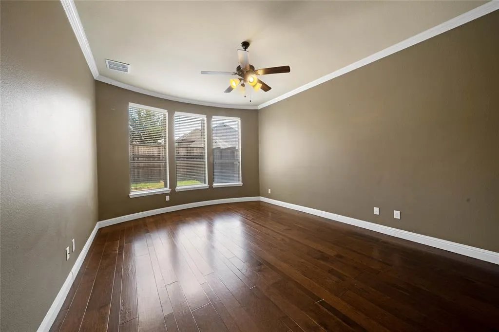 1716 Medina Lane