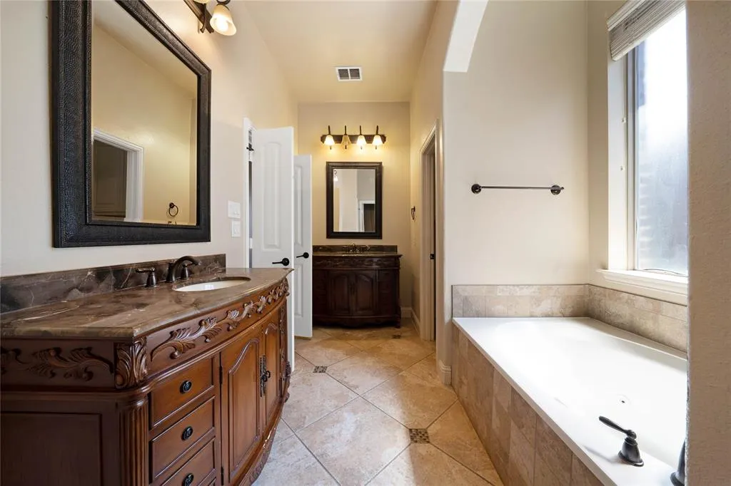 1716 Medina Lane