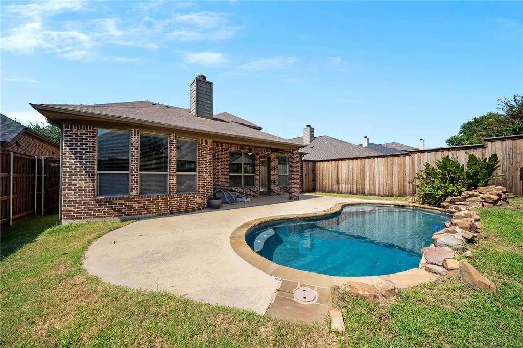 1716 Medina Lane