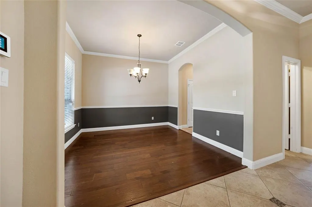 1716 Medina Lane