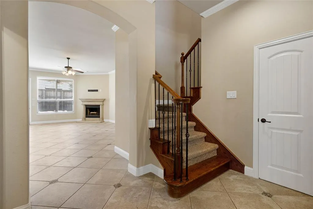 1716 Medina Lane