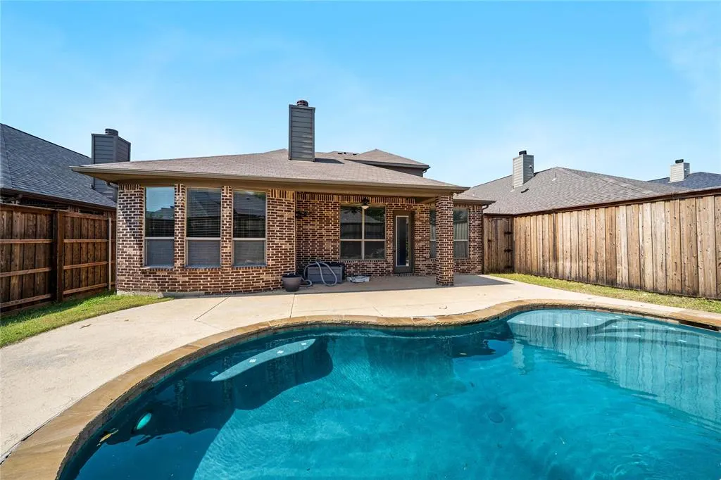 1716 Medina Lane