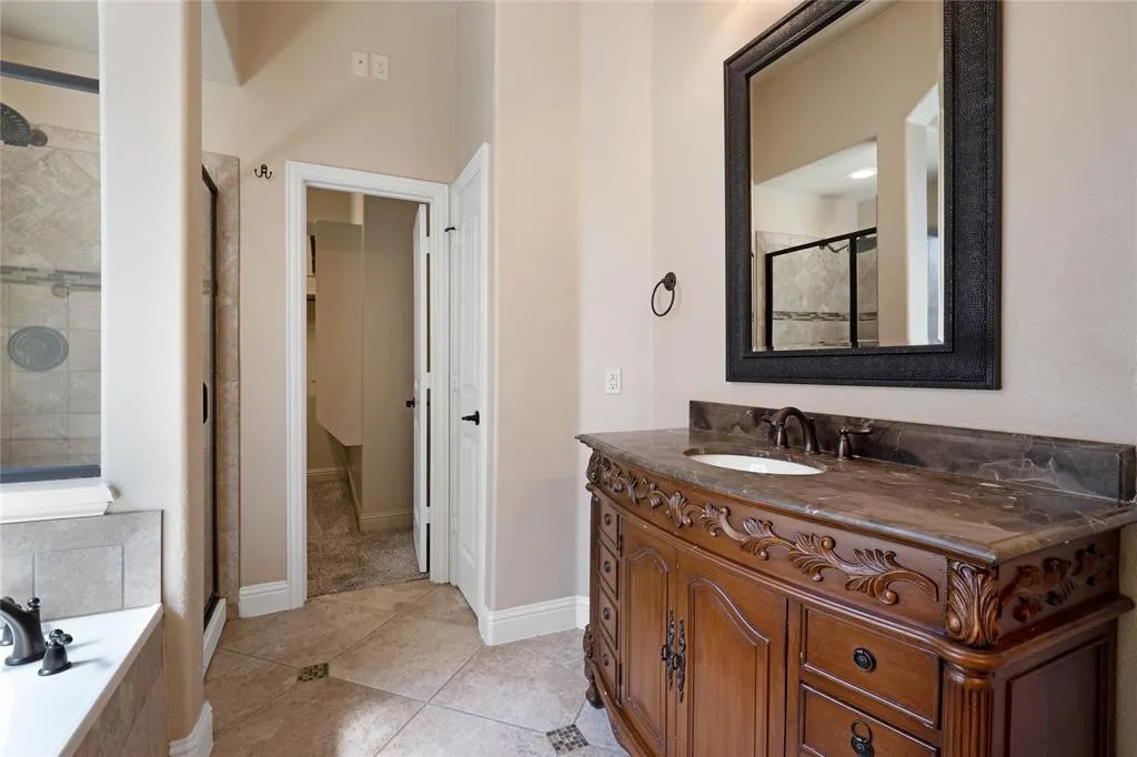 1716 Medina Lane