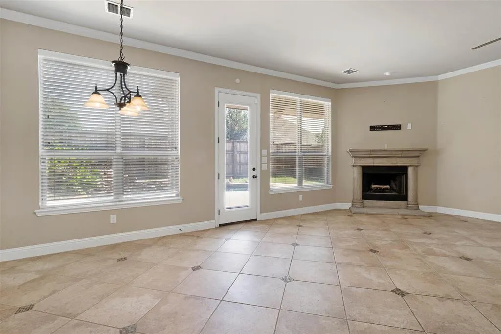 1716 Medina Lane