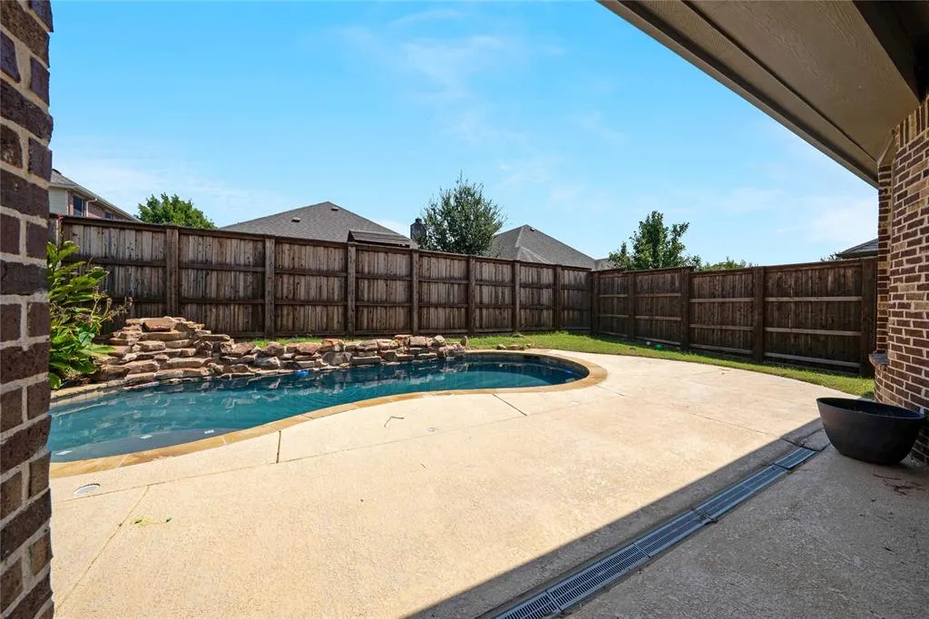 1716 Medina Lane