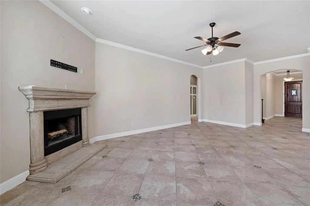 1716 Medina Lane