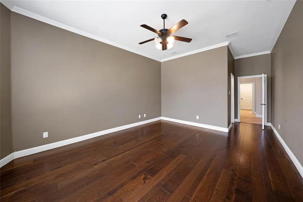 1716 Medina Lane