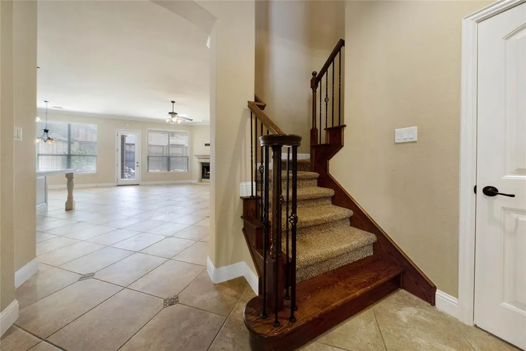 1716 Medina Lane