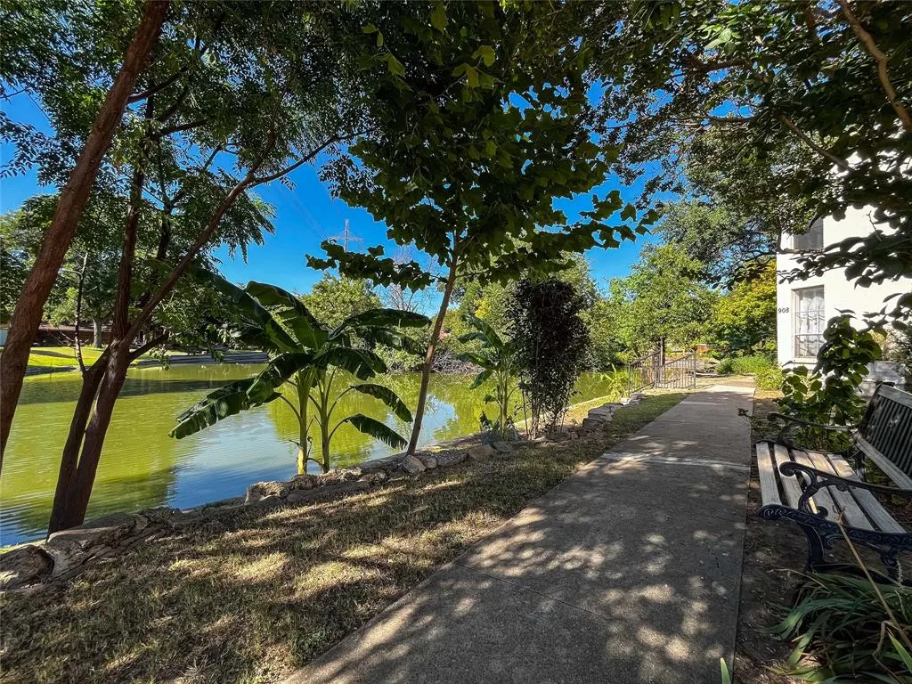 904 S Weatherred Drive, #904H