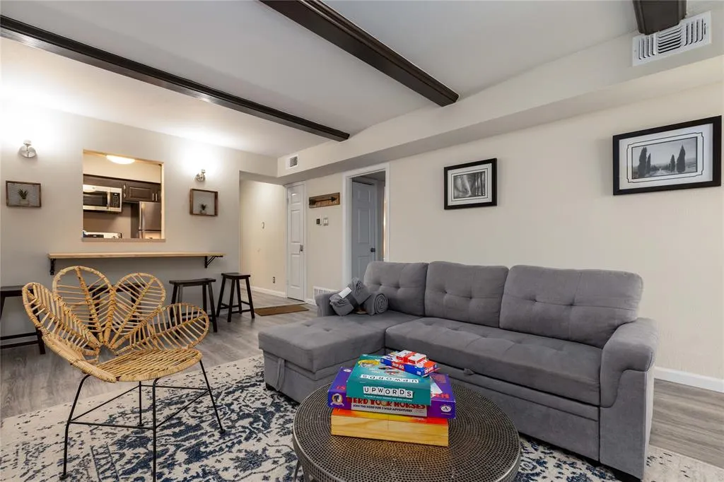 904 S Weatherred Drive, #904H