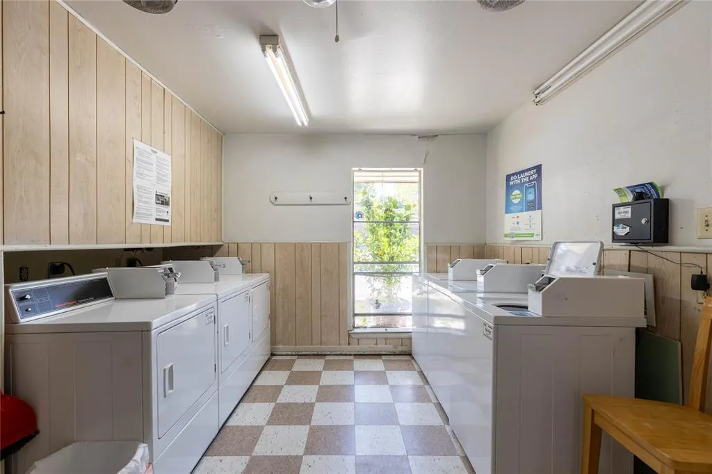 904 S Weatherred Drive, #904H
