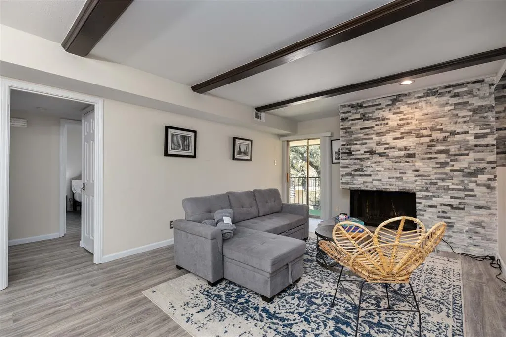 904 S Weatherred Drive, #904H