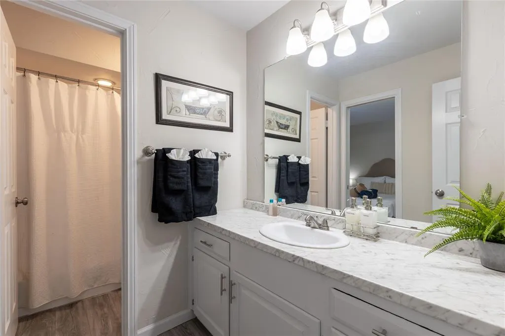 904 S Weatherred Drive, #904H