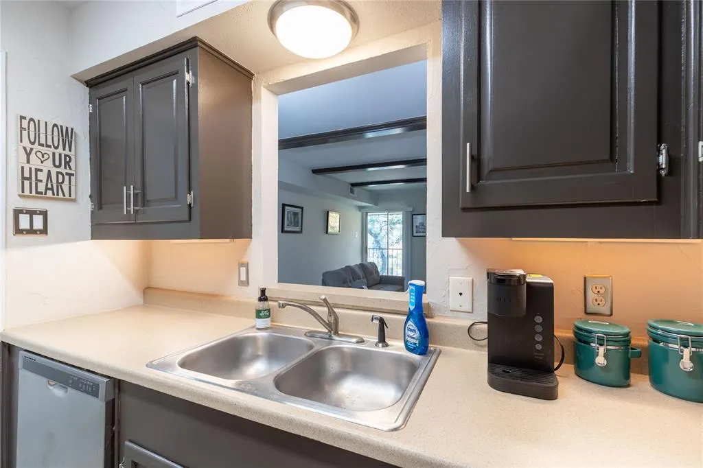 904 S Weatherred Drive, #904H