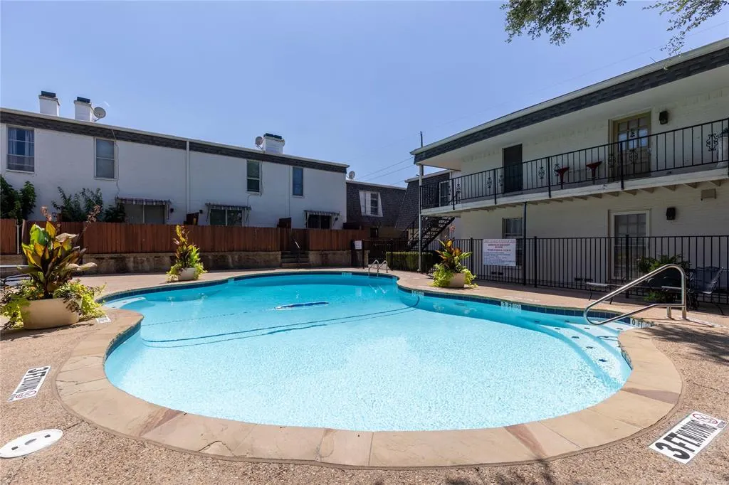 904 S Weatherred Drive, #904H