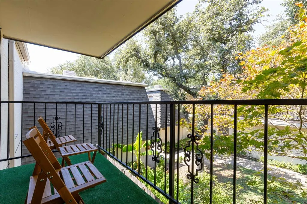 904 S Weatherred Drive, #904H