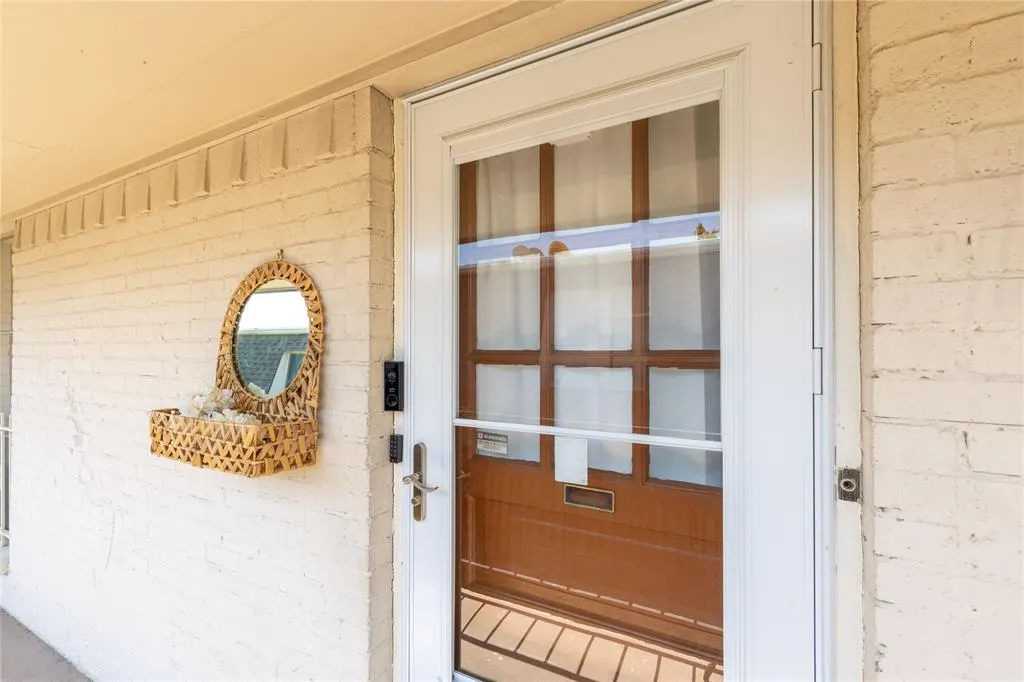 904 S Weatherred Drive, #904H