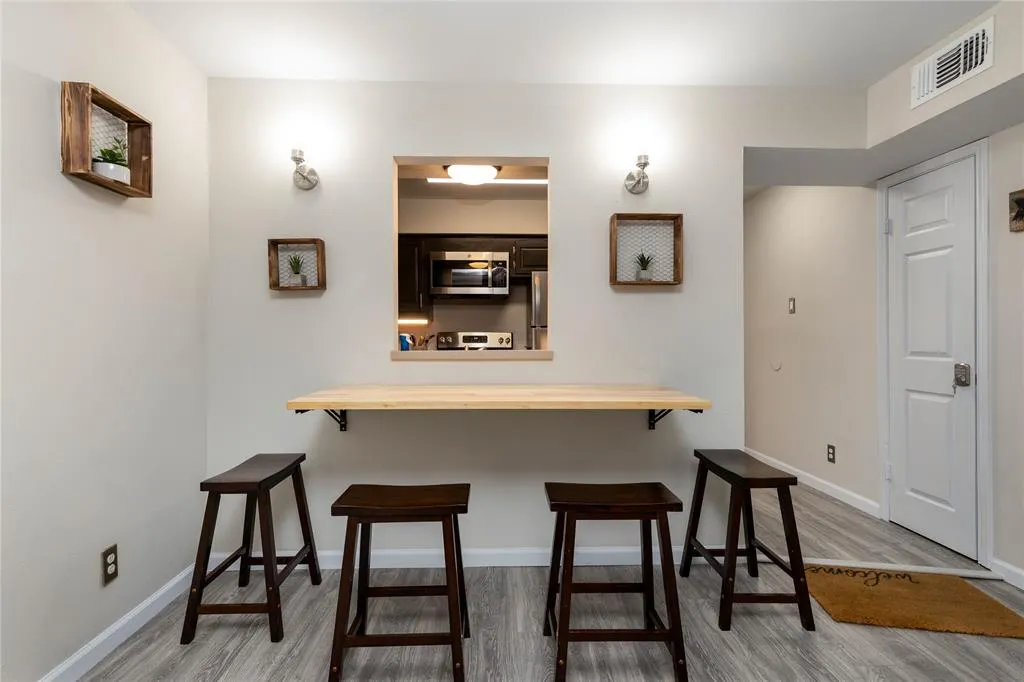 904 S Weatherred Drive, #904H